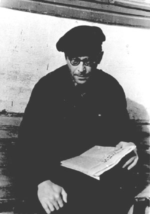 ..        1952 
