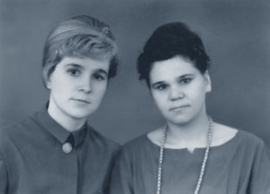 Сестры Ширшовы. Слева - Ольга Николаевна, терапевт